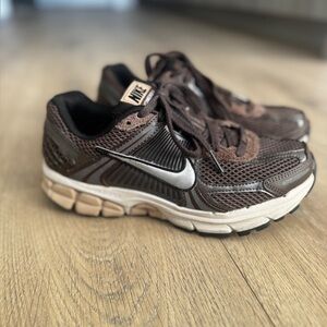 Nike Brown and Black Athletic Shoes